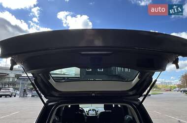 Позашляховик / Кросовер Ford Escape 2018 в 
