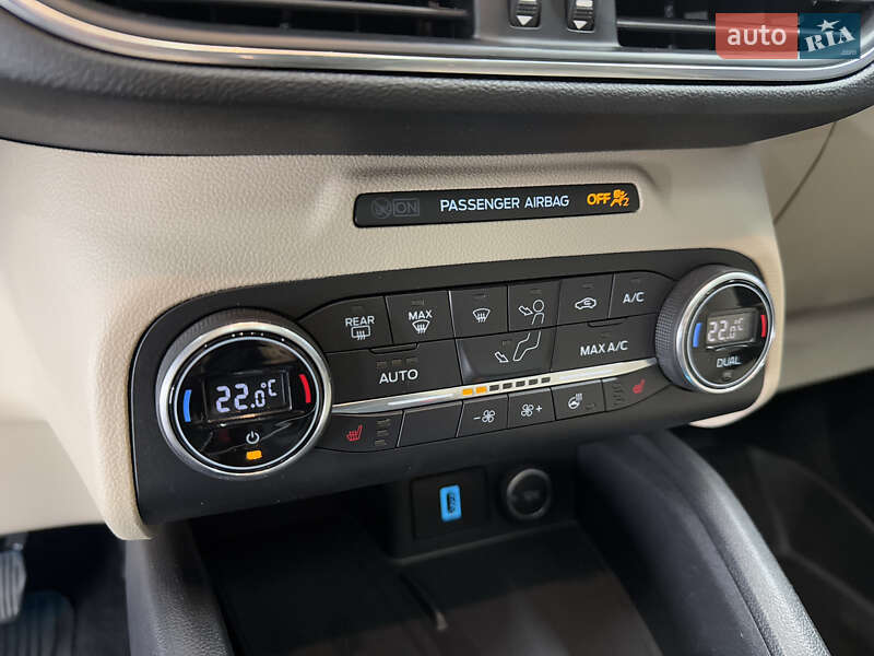 Внедорожник / Кроссовер Ford Escape 2020 в Киеве