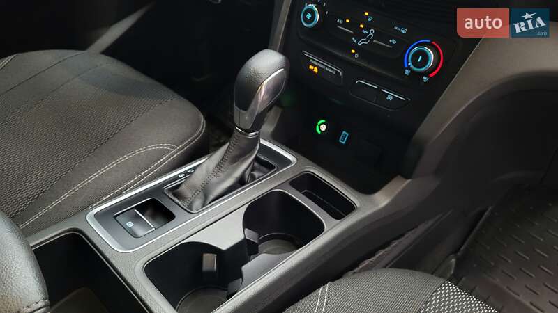 Внедорожник / Кроссовер Ford Escape 2017 в Каменском
