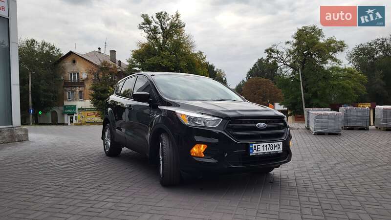 Внедорожник / Кроссовер Ford Escape 2017 в Каменском