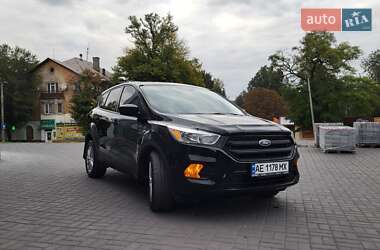 Внедорожник / Кроссовер Ford Escape 2017 в 