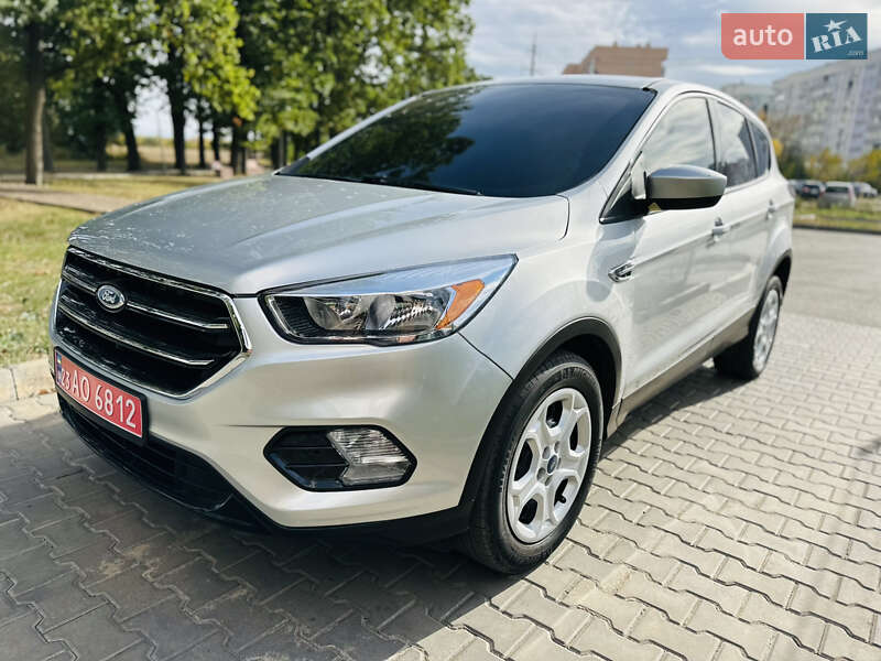 Внедорожник / Кроссовер Ford Escape 2017 в Полтаве