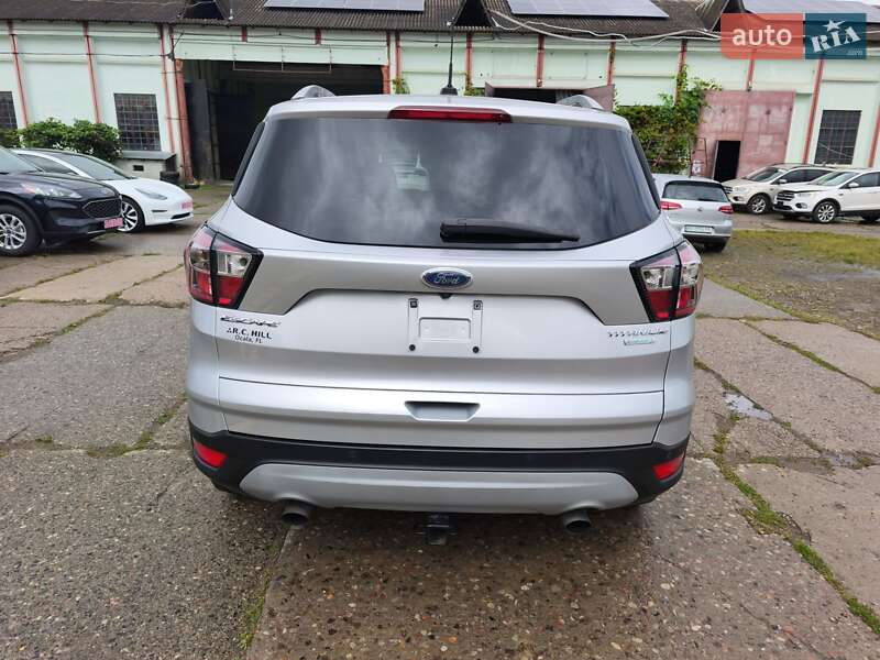 Внедорожник / Кроссовер Ford Escape 2017 в Стрые