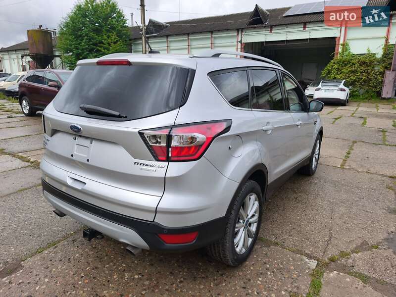 Внедорожник / Кроссовер Ford Escape 2017 в Стрые