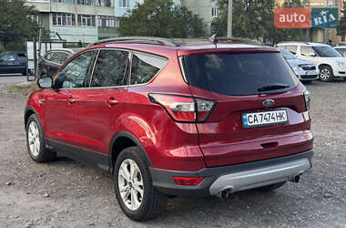 Внедорожник / Кроссовер Ford Escape 2017 в 