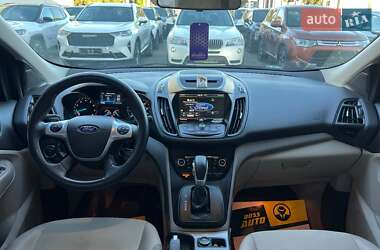 Внедорожник / Кроссовер Ford Escape 2014 в 
