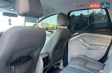 Внедорожник / Кроссовер Ford Escape 2014 в 