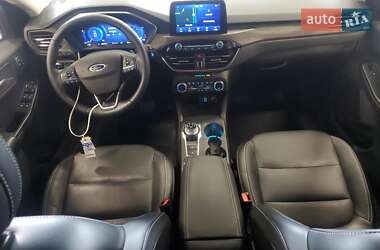 Внедорожник / Кроссовер Ford Escape 2020 в 