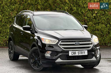 Внедорожник / Кроссовер Ford Escape 2018 в 