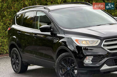 Внедорожник / Кроссовер Ford Escape 2018 в 