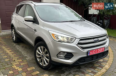 Внедорожник / Кроссовер Ford Escape 2017 в 