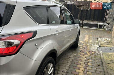 Внедорожник / Кроссовер Ford Escape 2017 в 