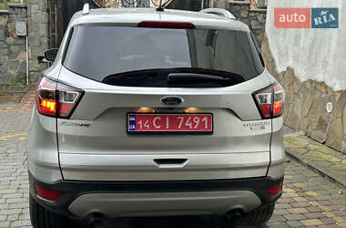 Внедорожник / Кроссовер Ford Escape 2017 в 