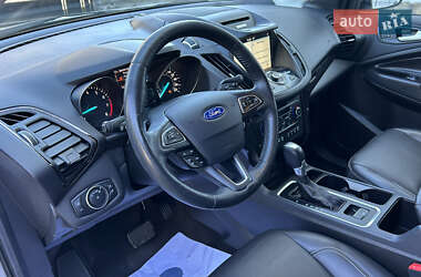 Внедорожник / Кроссовер Ford Escape 2017 в 