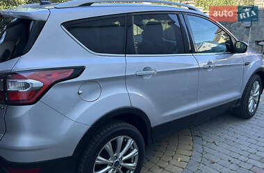 Внедорожник / Кроссовер Ford Escape 2017 в 