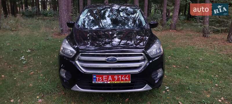 Позашляховик / Кросовер Ford Escape 2017 в Дубні