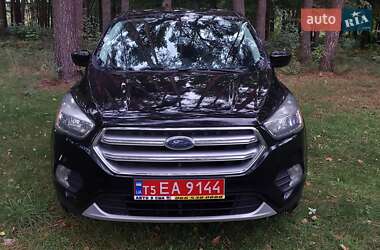 Позашляховик / Кросовер Ford Escape 2017 в 