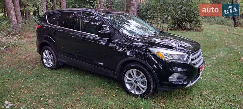 Позашляховик / Кросовер Ford Escape 2017 в Дубні