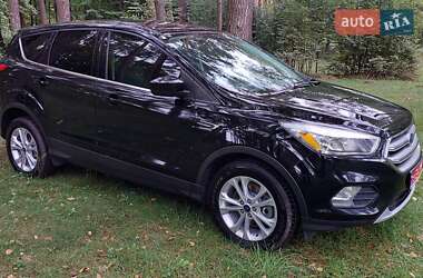Позашляховик / Кросовер Ford Escape 2017 в 