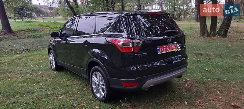 Позашляховик / Кросовер Ford Escape 2017 в Дубні
