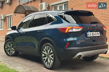 Позашляховик / Кросовер Ford Escape 2020 в 