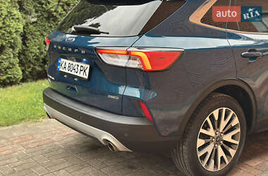Позашляховик / Кросовер Ford Escape 2020 в 