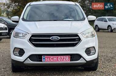 Внедорожник / Кроссовер Ford Escape 2017 в 