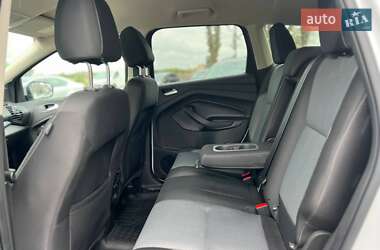 Внедорожник / Кроссовер Ford Escape 2017 в 
