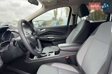 Внедорожник / Кроссовер Ford Escape 2017 в 