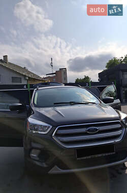 Внедорожник / Кроссовер Ford Escape 2018 в Черновцах