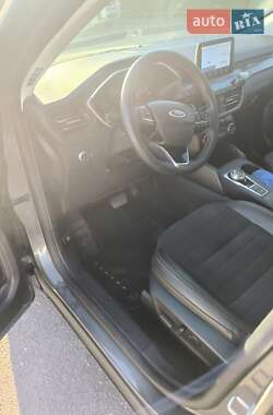 Внедорожник / Кроссовер Ford Escape 2021 в 