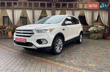 Внедорожник / Кроссовер Ford Escape 2017 в 