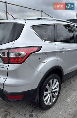Внедорожник / Кроссовер Ford Escape 2017 в 