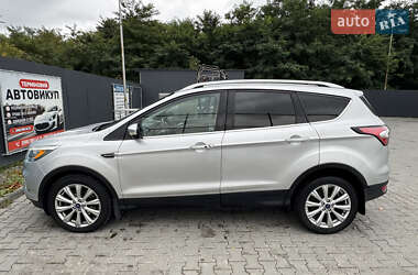 Внедорожник / Кроссовер Ford Escape 2017 в 