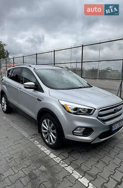 Внедорожник / Кроссовер Ford Escape 2017 в 