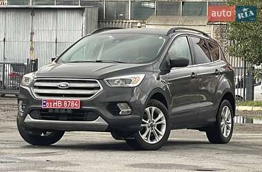 Внедорожник / Кроссовер Ford Escape 2018 в 