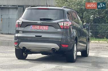 Внедорожник / Кроссовер Ford Escape 2018 в 