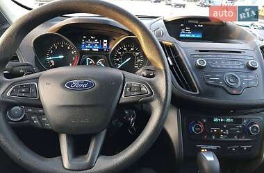 Позашляховик / Кросовер Ford Escape 2017 в 
