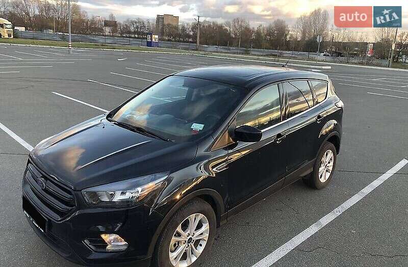 Внедорожник / Кроссовер Ford Escape 2017 в Львове