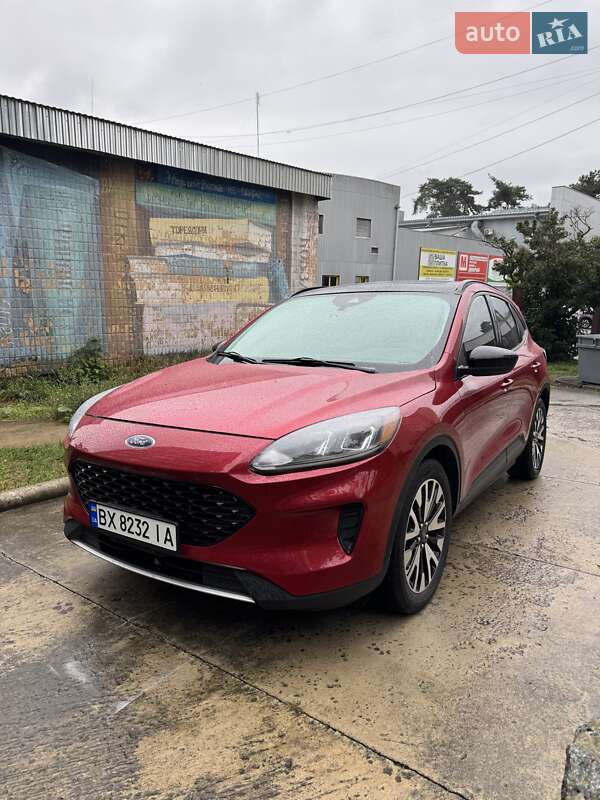 Внедорожник / Кроссовер Ford Escape 2020 в Нетешине
