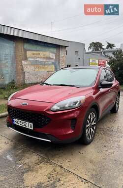 Внедорожник / Кроссовер Ford Escape 2020 в 