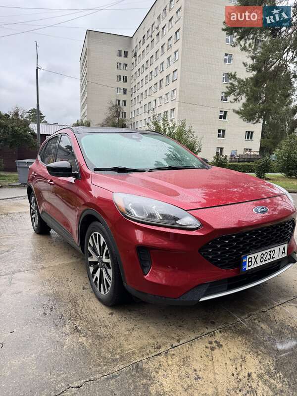 Внедорожник / Кроссовер Ford Escape 2020 в Нетешине