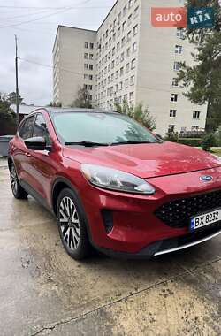 Внедорожник / Кроссовер Ford Escape 2020 в 