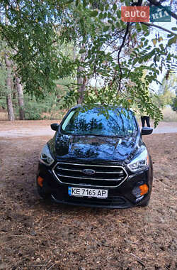 Внедорожник / Кроссовер Ford Escape 2017 в Днепре