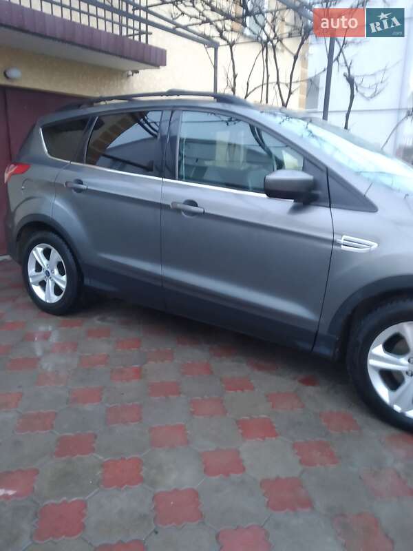 Позашляховик / Кросовер Ford Escape 2014 в 