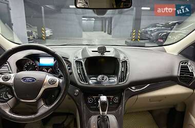 Внедорожник / Кроссовер Ford Escape 2015 в 