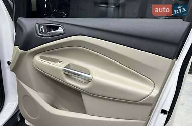 Внедорожник / Кроссовер Ford Escape 2015 в 