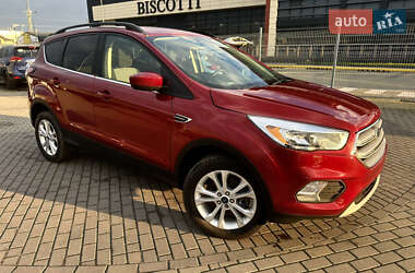 Внедорожник / Кроссовер Ford Escape 2018 в 