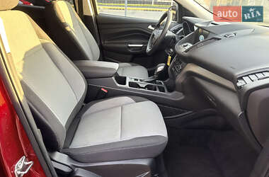 Внедорожник / Кроссовер Ford Escape 2018 в 