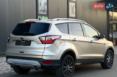 Внедорожник / Кроссовер Ford Escape 2018 в 